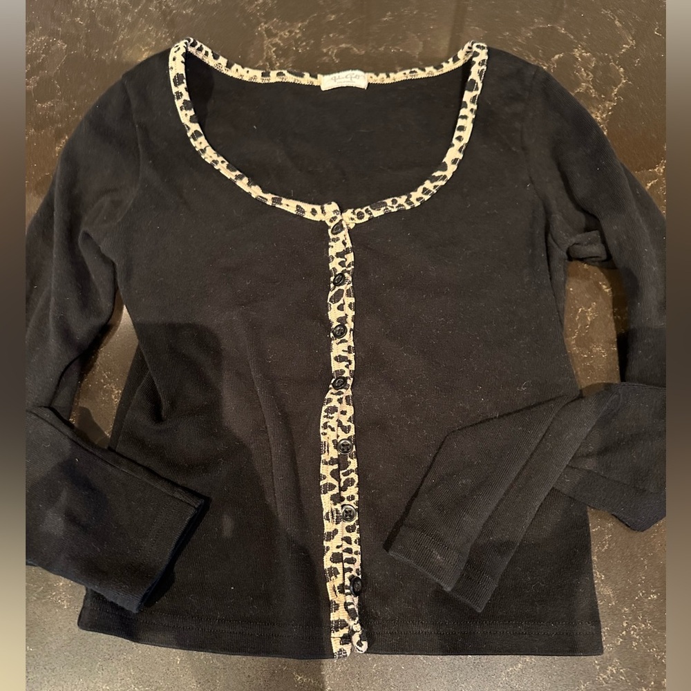 John Galt Ladies Women’s Size Small Black Leopard Trim Button Down Top